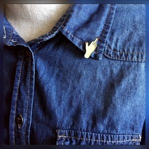 Middle Finger Enamel Pin